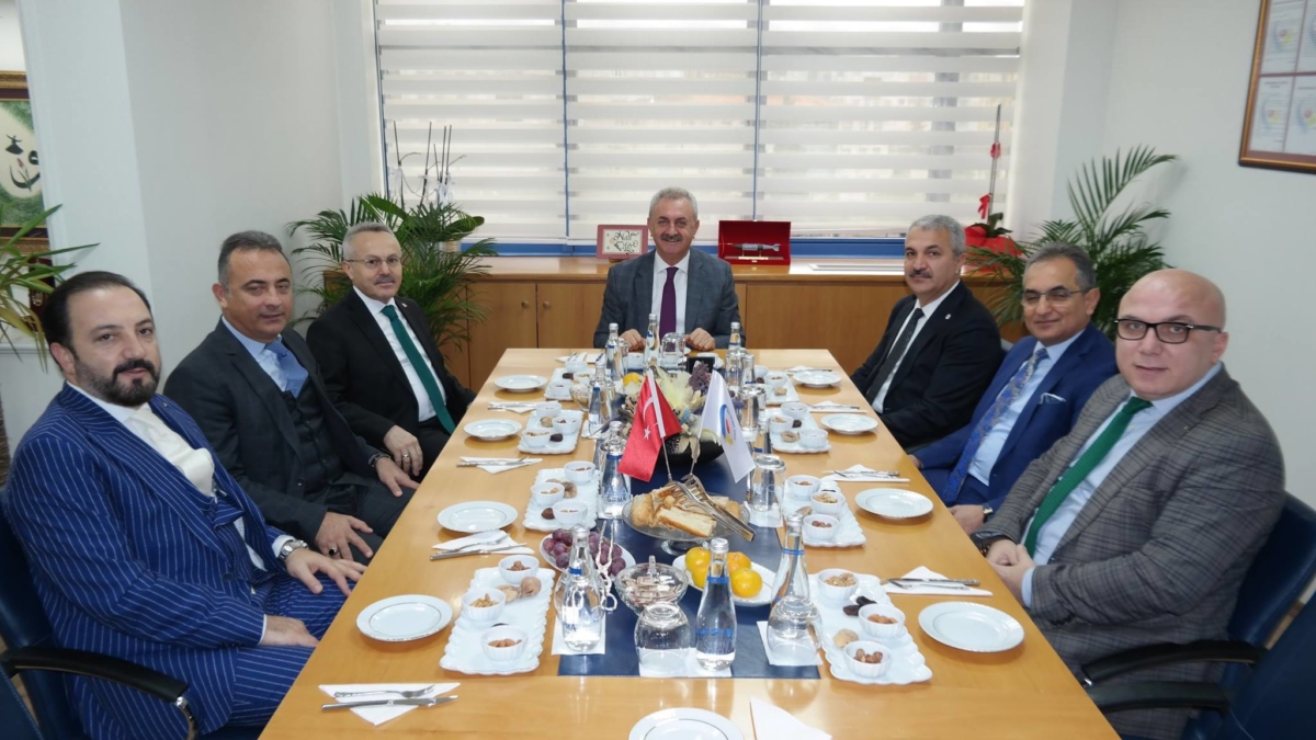 Gebze Cumhuriyet Başsavcısı Sn. Erdal KURUÇAY, Yönetim Kurulu Başkanımız Sn. Nail ÇİLER ve Yönetim Kurulu Üyelerimize ziyarette bulundu.