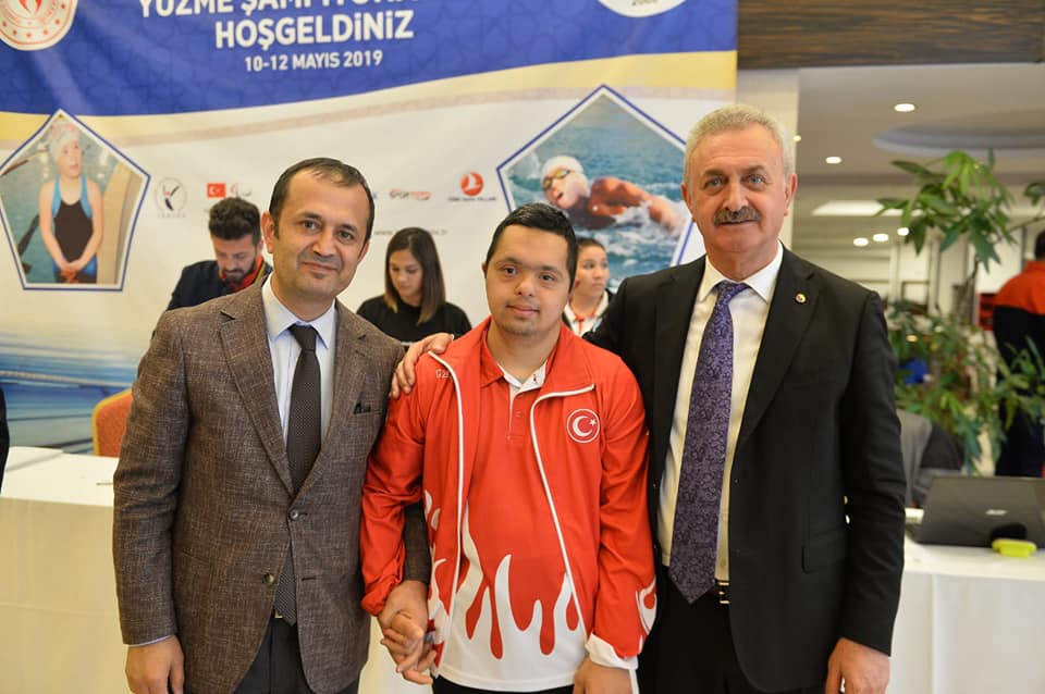 35 farklı şehirden 83 Down Mental ve Otizm engel grubundan sporcularımız, 65 antrenörle ülkemizin en özel sporcusu olmak için Türkiye yüzme şampiyonasında yarışmaya Gebze