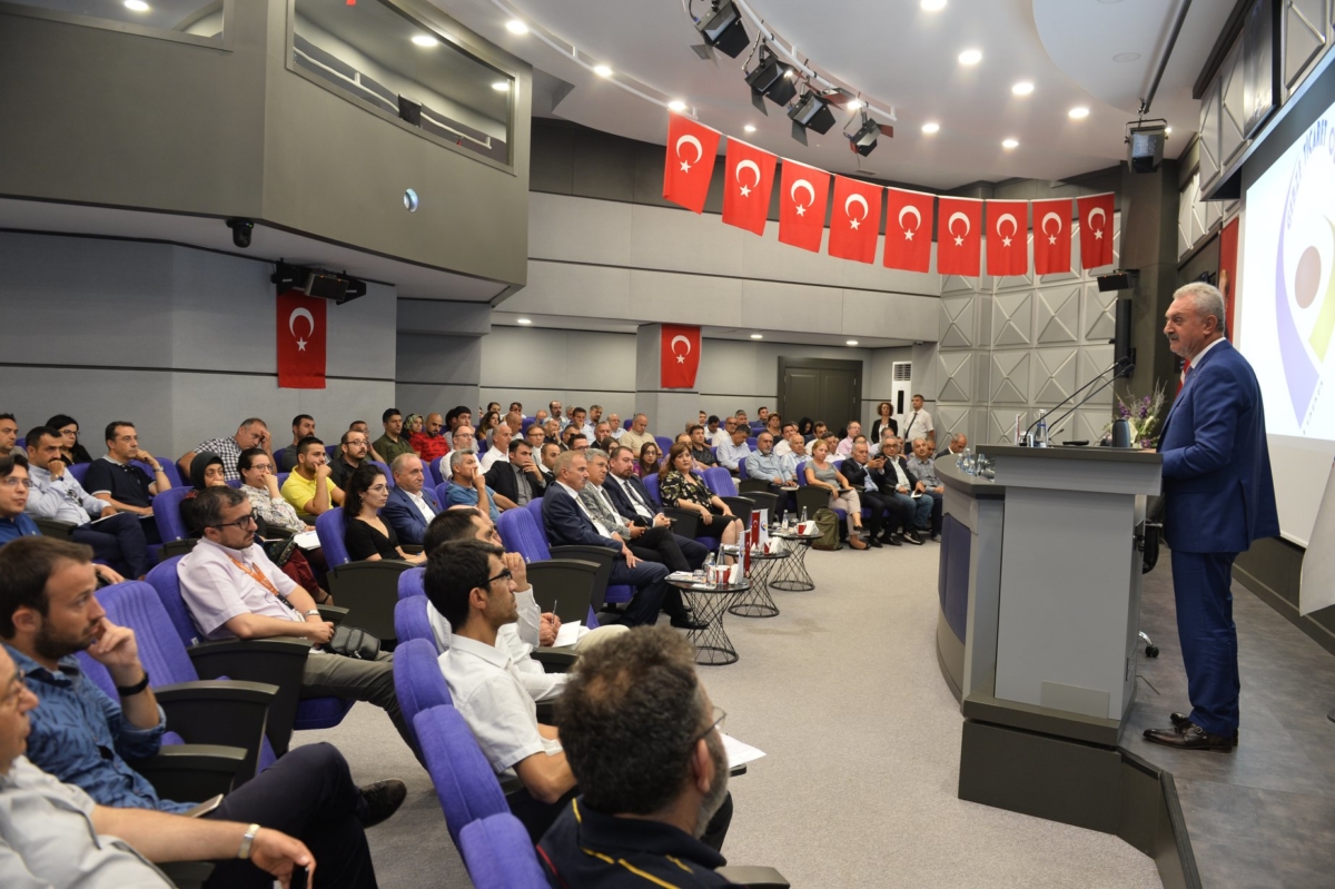 Yeni Ekonomik Paket ve Güncel Ekonomik Sorunlar ile AR-GE Teşvikleri ve Uygulamaları konulu seminer Odamız ev sahipliğinde gerçekleştirildi. 