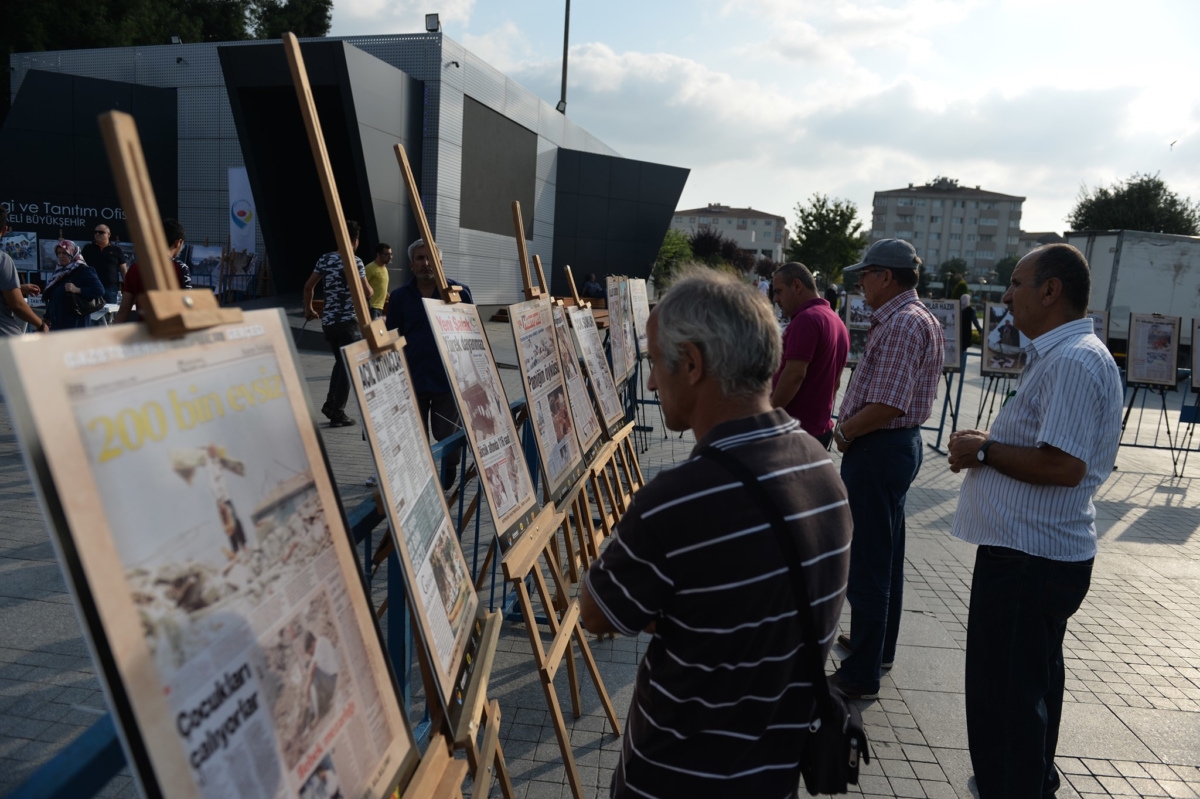 Deprem Eğitimi ve Anma Yürüyüşü programımız