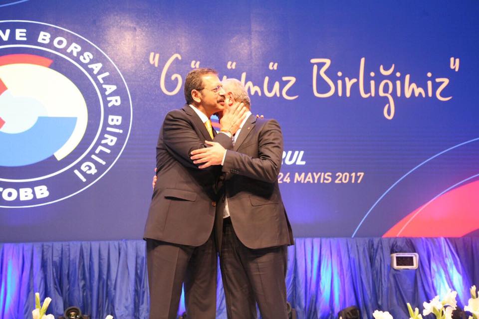 TOBB Başkanı M. Rifat HİSARCIKLIOĞLU, Başkanımız NAİL ÇİLER i başarılı çalışmalarından dolayı tebrik etti.