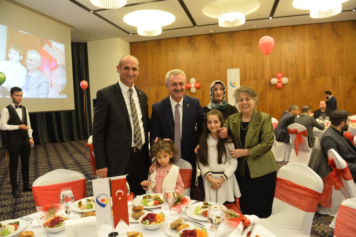 Geleneksel yıl sonu yemeğimizi gerçekleştirdik